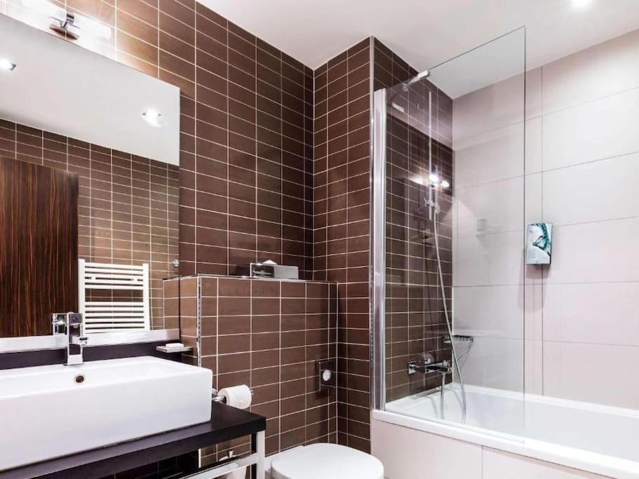 Disneyland Deluxe Flat, Outside Pool, Climatisation, 1 Min To Disney Parks Serris Buitenkant foto