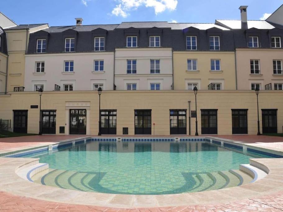 Disneyland Deluxe Flat, Outside Pool, Climatisation, 1 Min To Disney Parks Serris Buitenkant foto